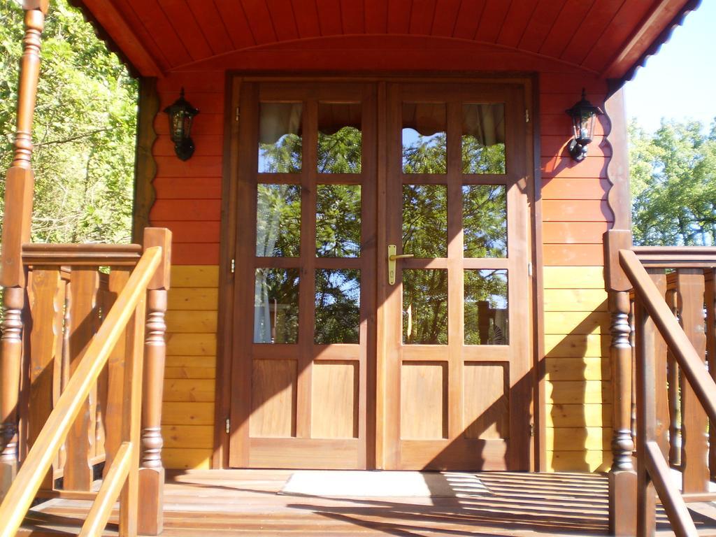 Les Roziers - Roulotte Bed & Breakfast Bagnac Room photo